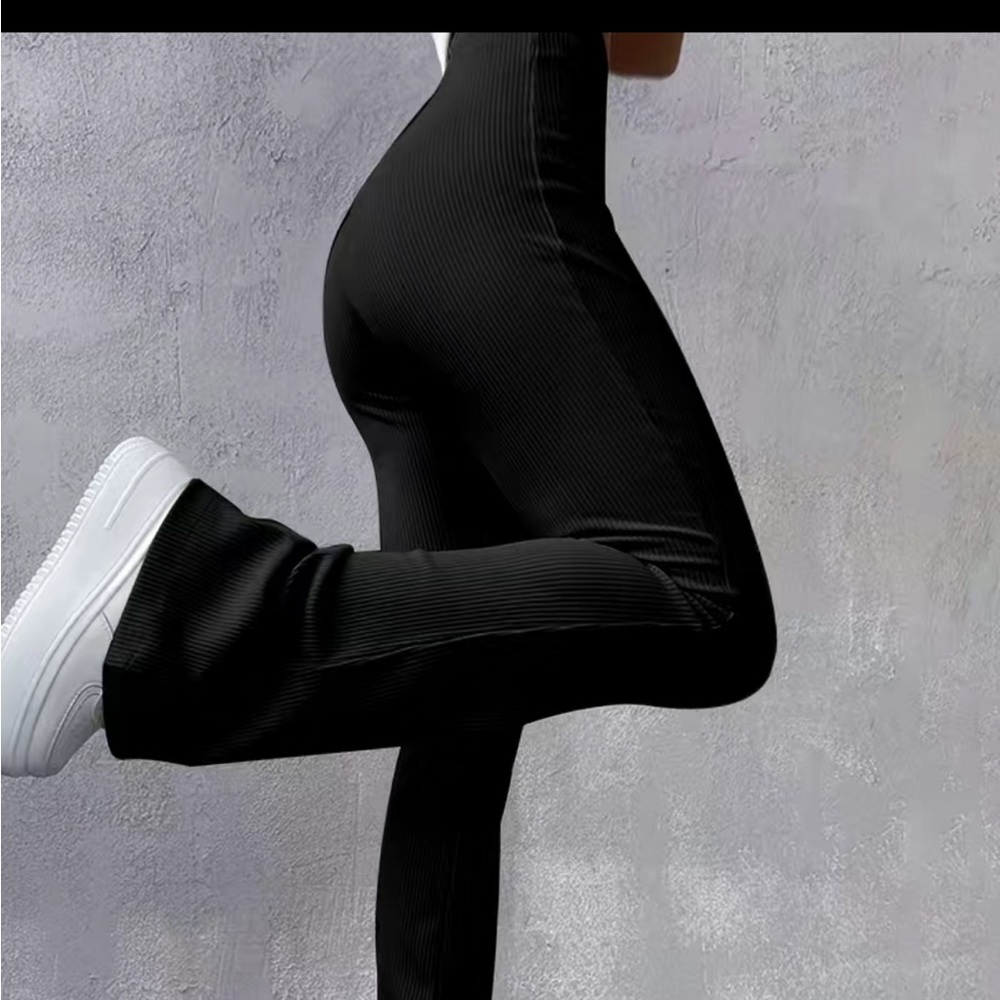 Ribbed long black high waist pants